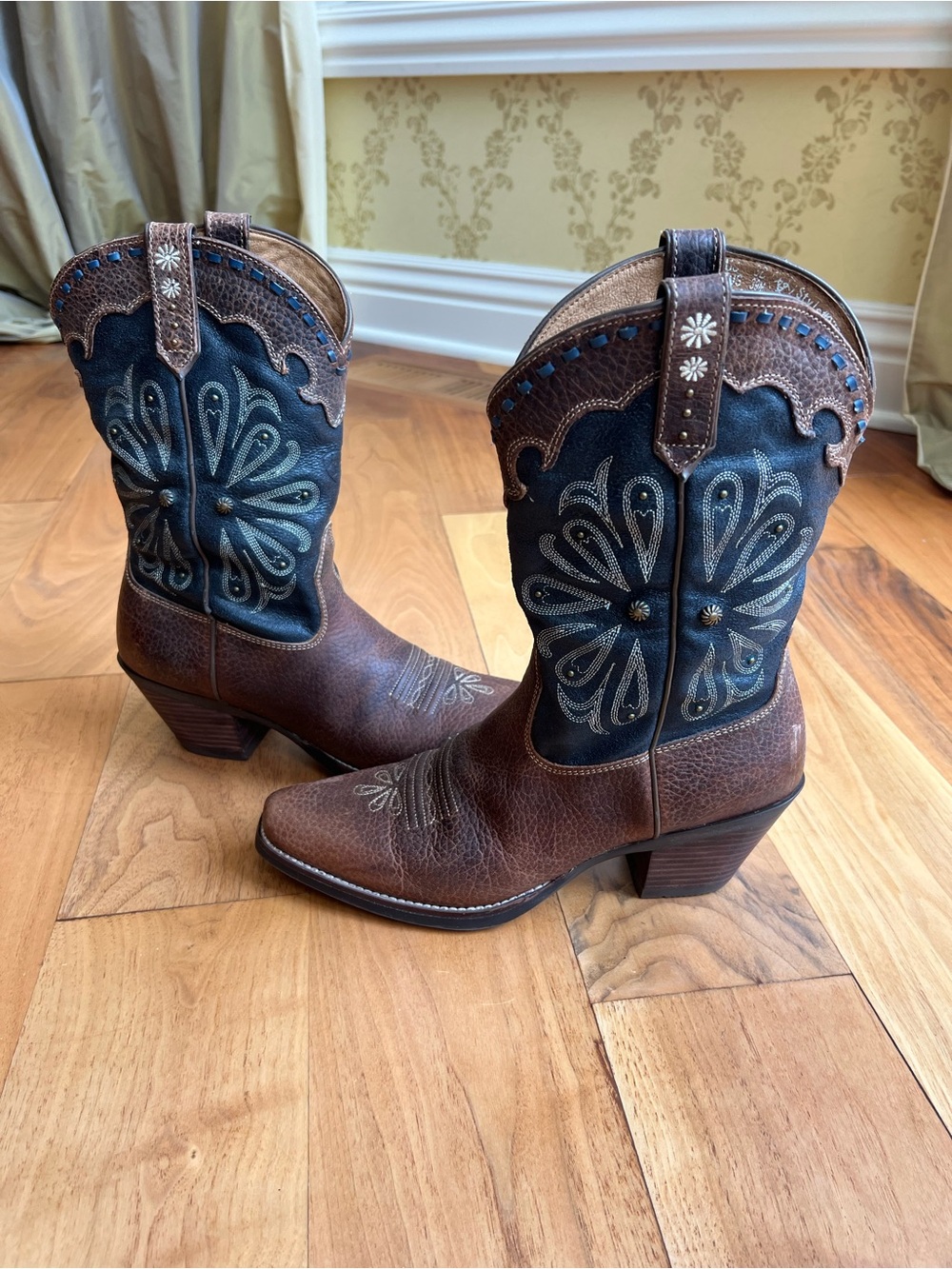Women’s Size 8.5 Ariat Daisy Western Cowboy Boots - Picture 6 of 16